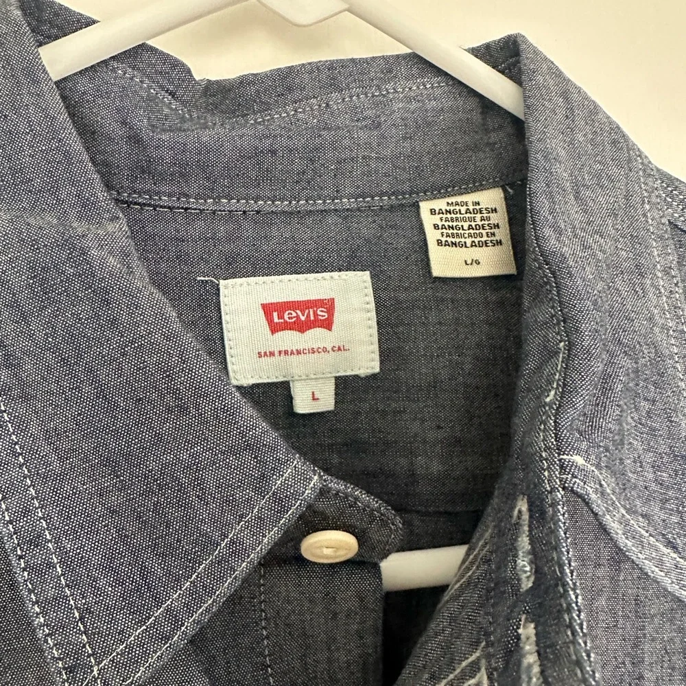 Levi's Denim Button-Up Shirt - Picture 4 of 4